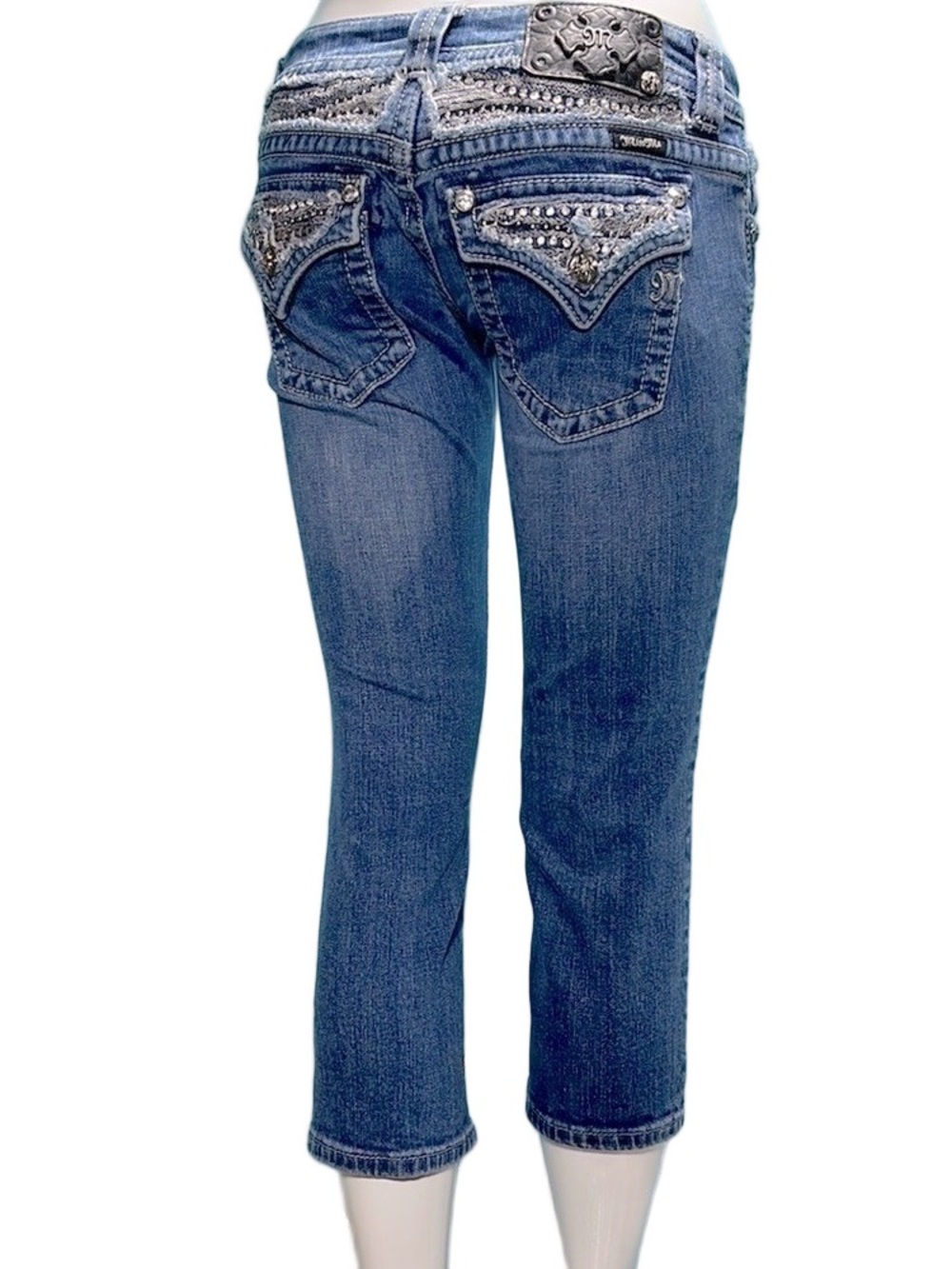 Miss Me Rhinestone Capri Jeans Low Rise Denim Rhinestone Bling Stretch Size 26